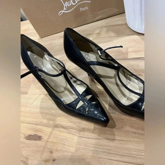 Burberry  Calfskin Leather Business/Court Heels in size 36.5 or 5.5. - Picture 11 of 12